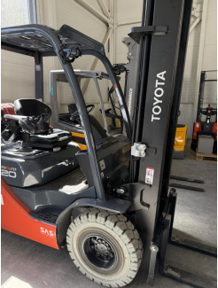 Toyota Gas Gabelstapler 8FGF20